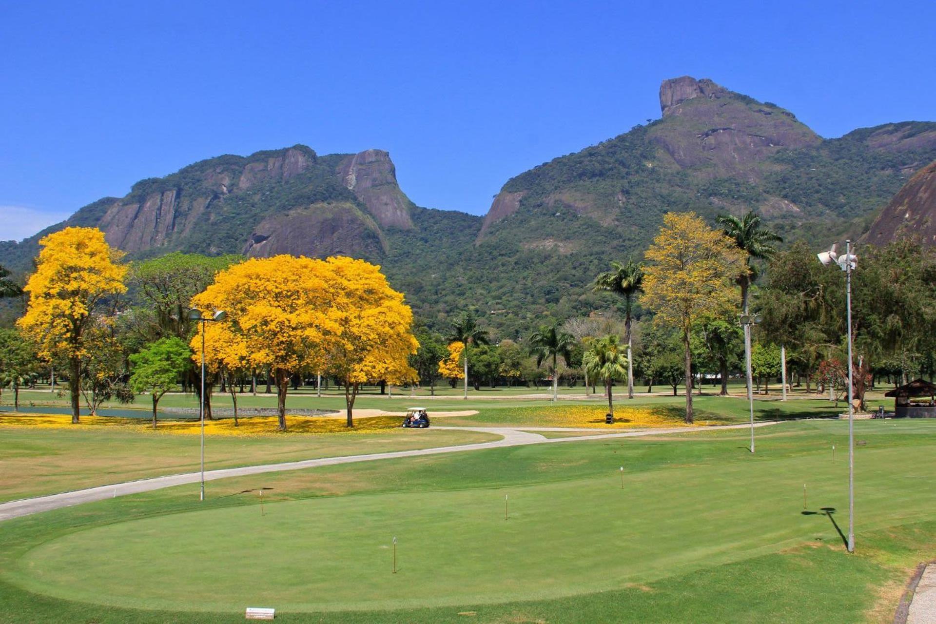 Stunning Ocean View L Barra Beachfront Luxury Apartment Rio de Janeiro